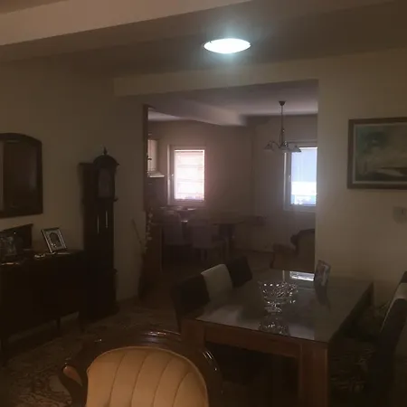 Alo Alo Apartmens *
