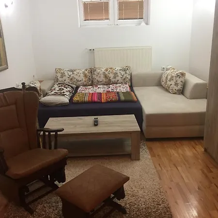 Alo Alo Apartmens Apartament