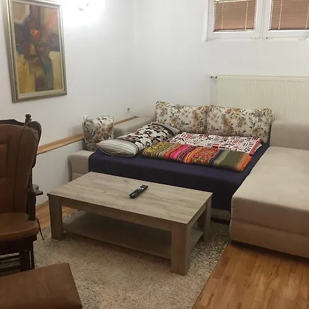 Alo Alo Apartmens