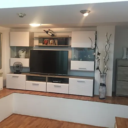 Alo Alo Apartmens *